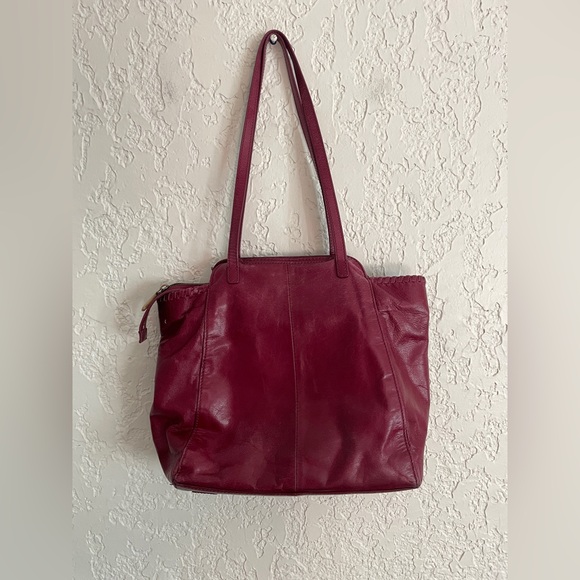 HOBO “PRAISE” Leather Tote Purse in Logan Berry - Picture 5 of 7